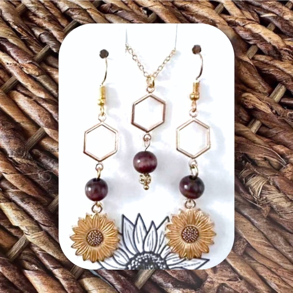 New Handmade Gold-Tone Sunflower Necklace and Earring Set